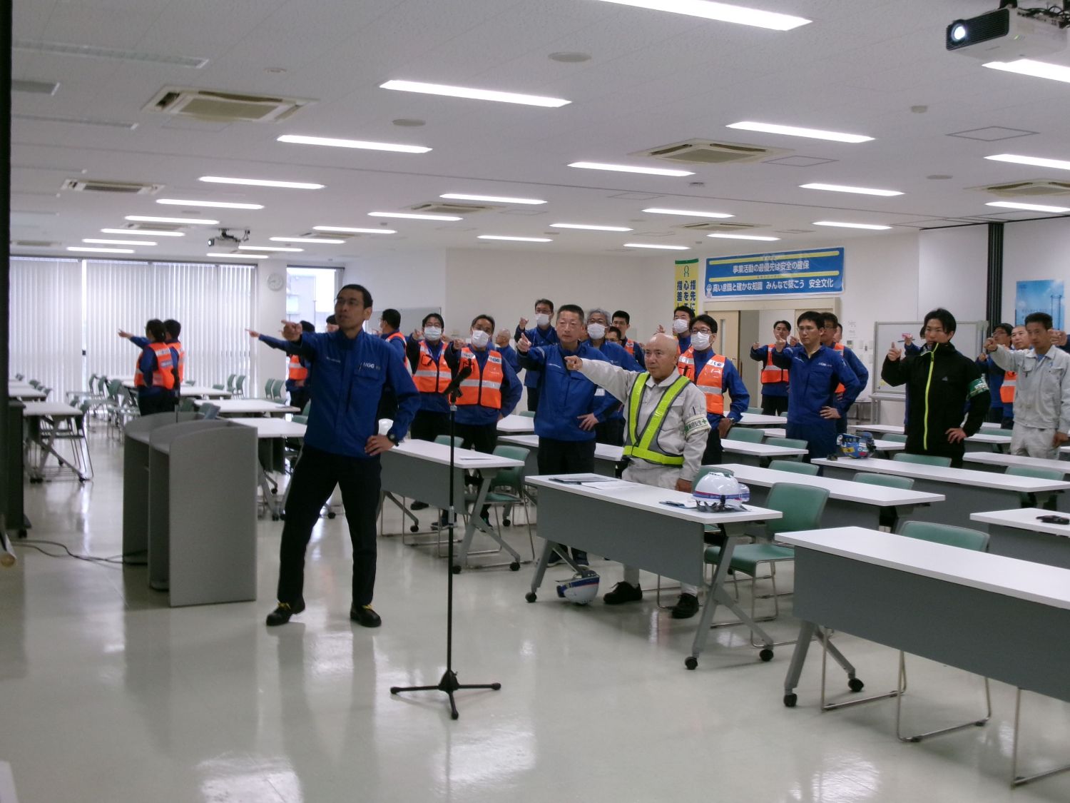 写真:定修安全大会(鹿島工場)